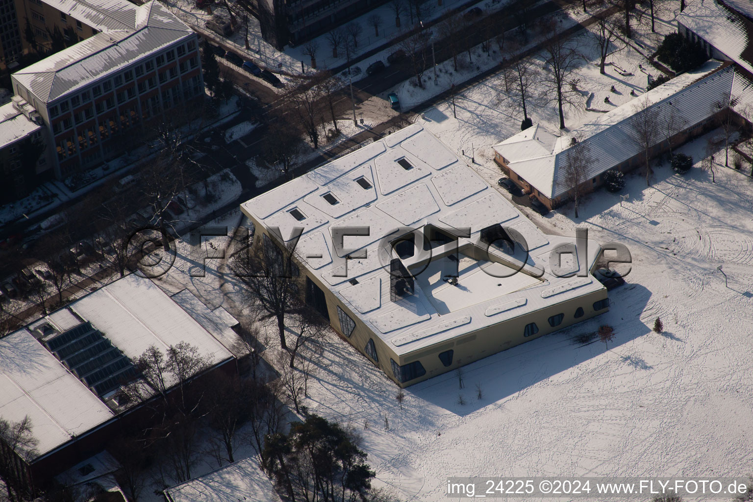 Aerial view of University of Applied Sciences Cafeteria in the district Innenstadt-West in Karlsruhe in the state Baden-Wuerttemberg, Germany