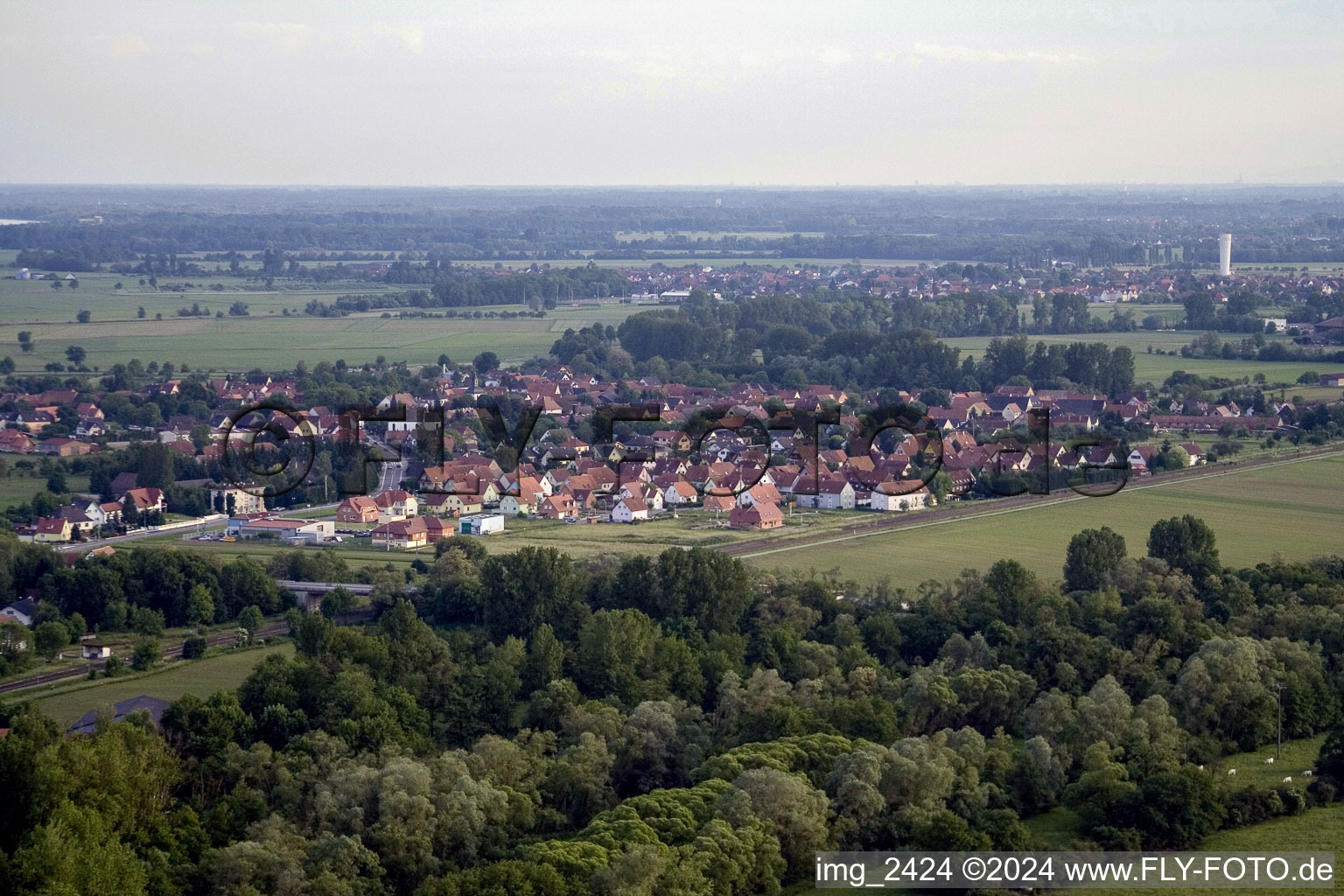 From the northwest in Roppenheim in the state Bas-Rhin, France