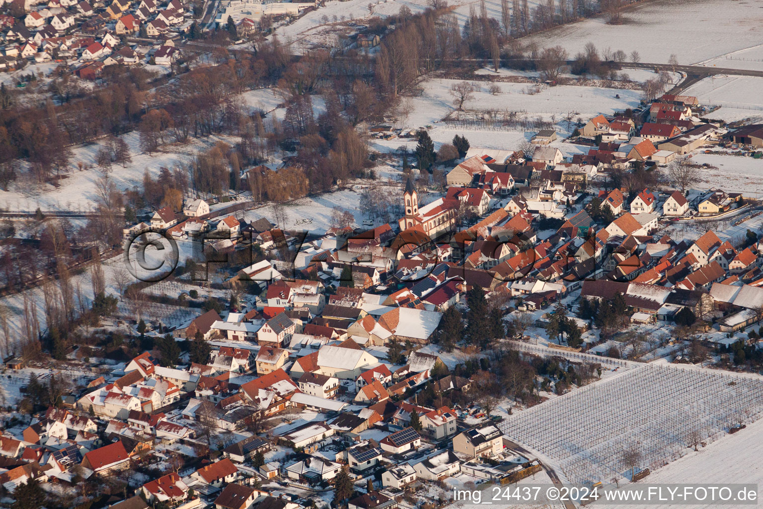 Oblique view of District Mühlhofen in Billigheim-Ingenheim in the state Rhineland-Palatinate, Germany