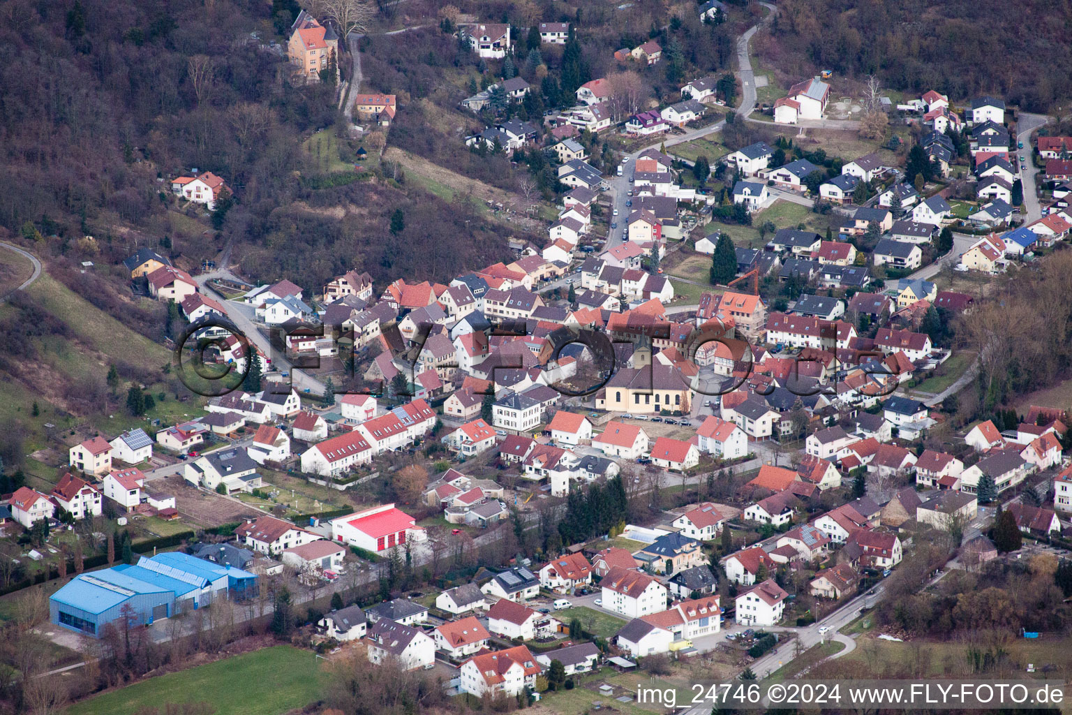 From the northwest in the district Rotenberg in Rauenberg in the state Baden-Wuerttemberg, Germany