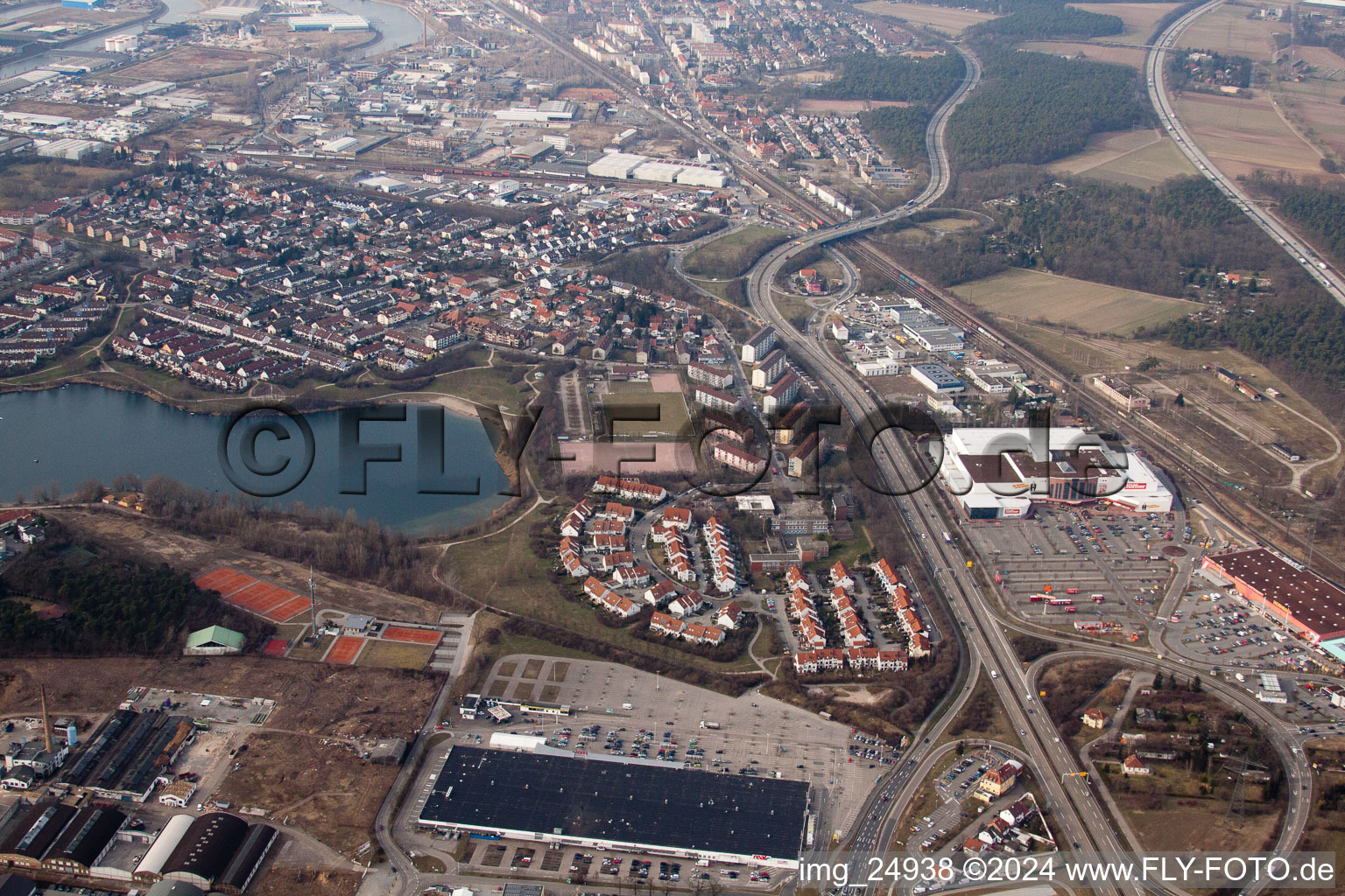 Aerial photograpy of Lake Rheinau in the district Rheinau in Mannheim in the state Baden-Wuerttemberg, Germany