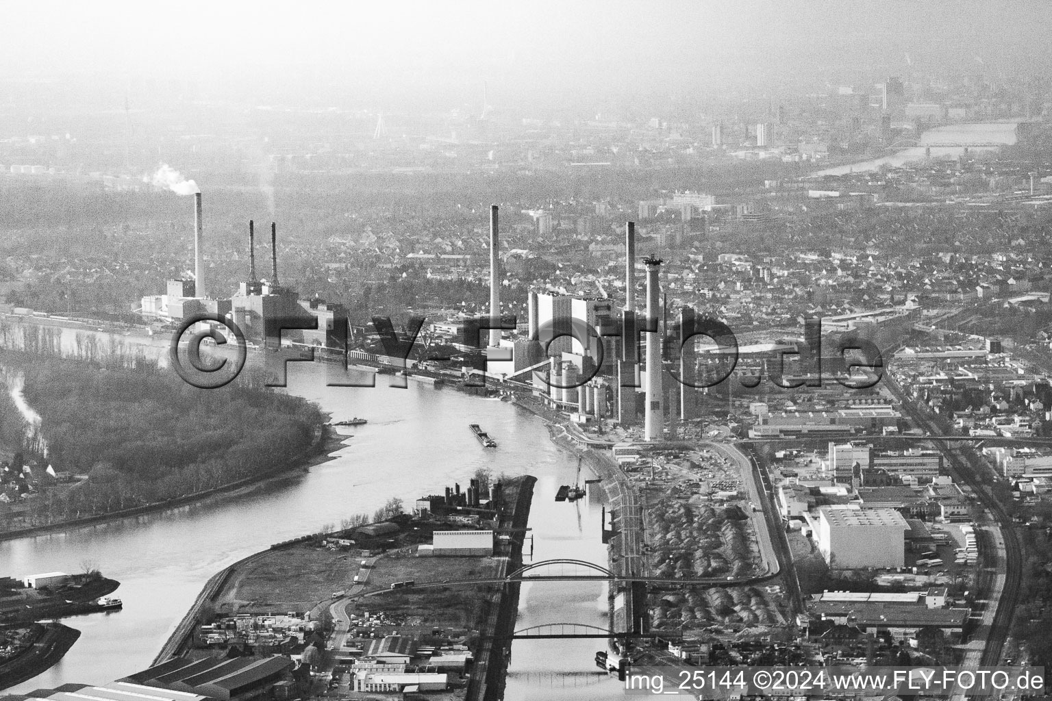 Power Plant GKM and Port facilities on the banks of the river course of the Rhine in the district Neckarau in Mannheim in the state Baden-Wurttemberg, Germany