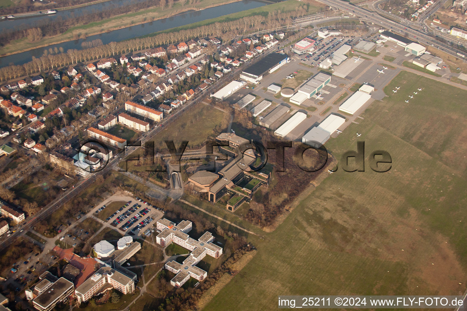 Aerial photograpy of Bundeswehr Training Center in the district Neuostheim in Mannheim in the state Baden-Wuerttemberg, Germany