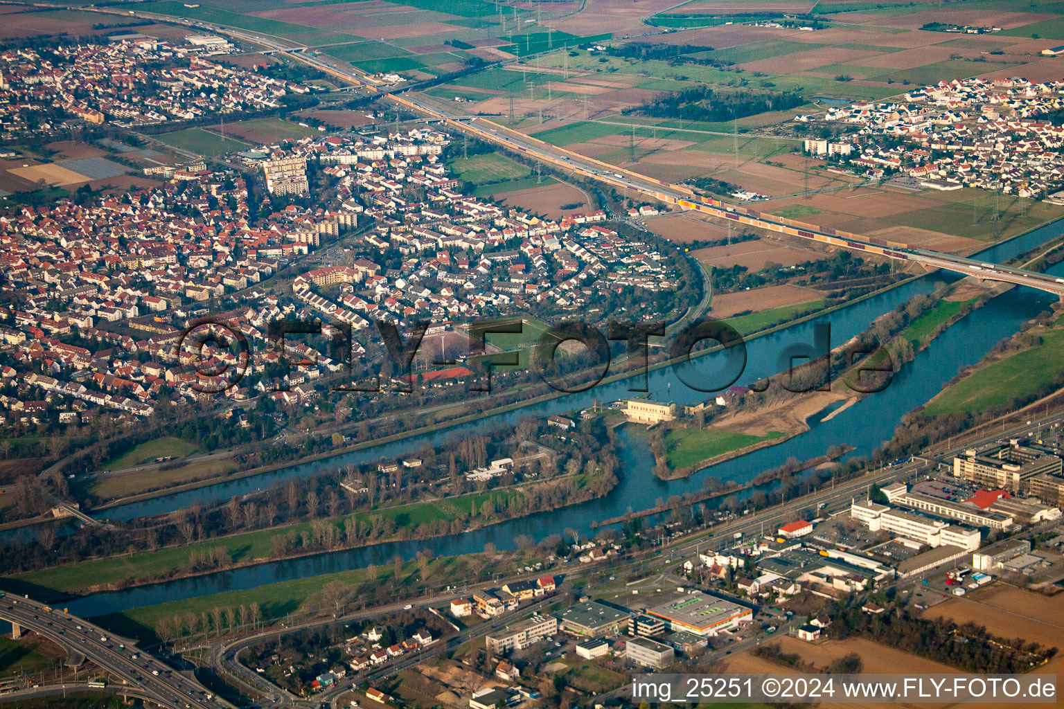 Neckar power station in the district Feudenheim in Mannheim in the state Baden-Wuerttemberg, Germany