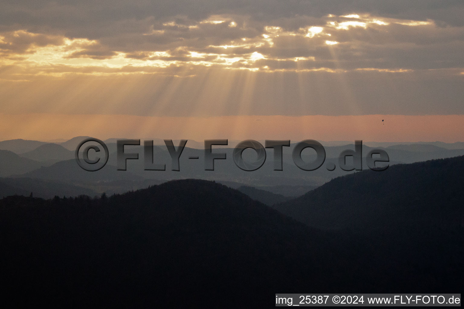 Sunset over the Haardt near Eschbach in Leinsweiler in the state Rhineland-Palatinate, Germany