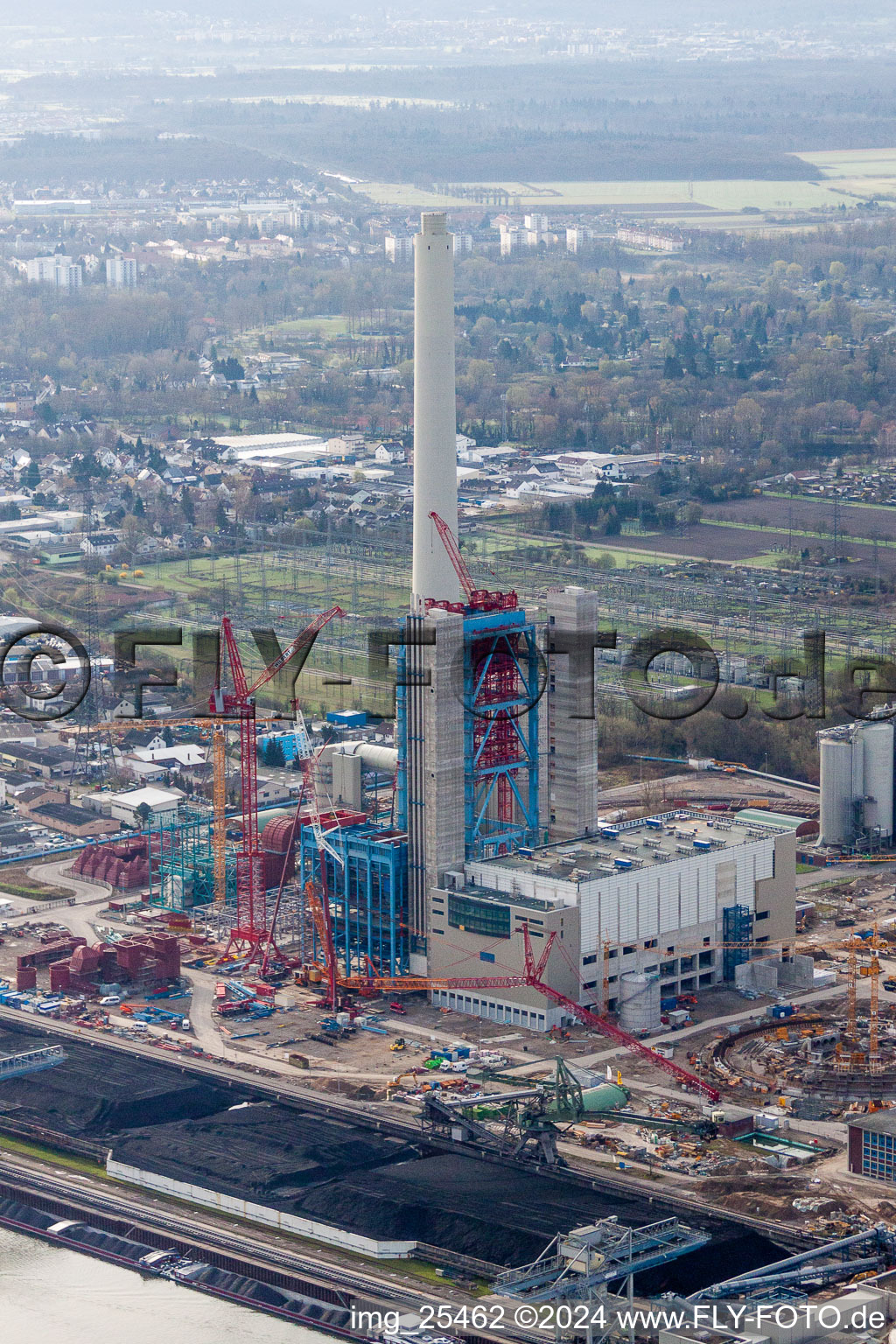 Construction site of power plants and exhaust towers of thermal power station EnBW Energie Baden-Wuerttemberg AG, Rheinhafen-Dampfkraftwerk Karlsruhe in Karlsruhe in the state Baden-Wurttemberg, Germany