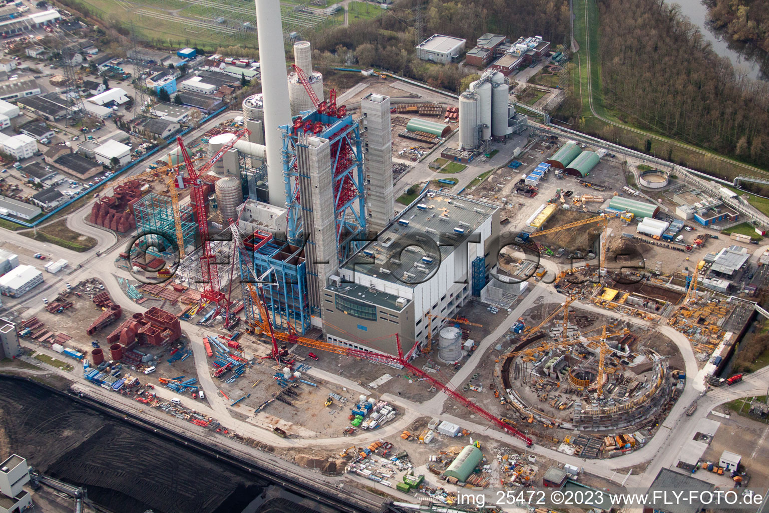 ENBW power plant in the district Rheinhafen in Karlsruhe in the state Baden-Wuerttemberg, Germany from above