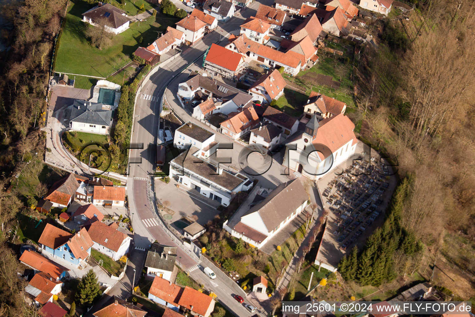 Oblique view of Munchhausen in the state Bas-Rhin, France