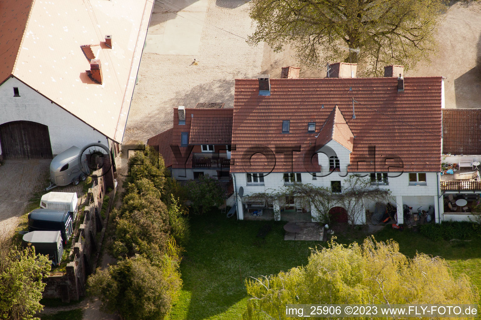Bird's eye view of Rittnerthof in the district Durlach in Karlsruhe in the state Baden-Wuerttemberg, Germany