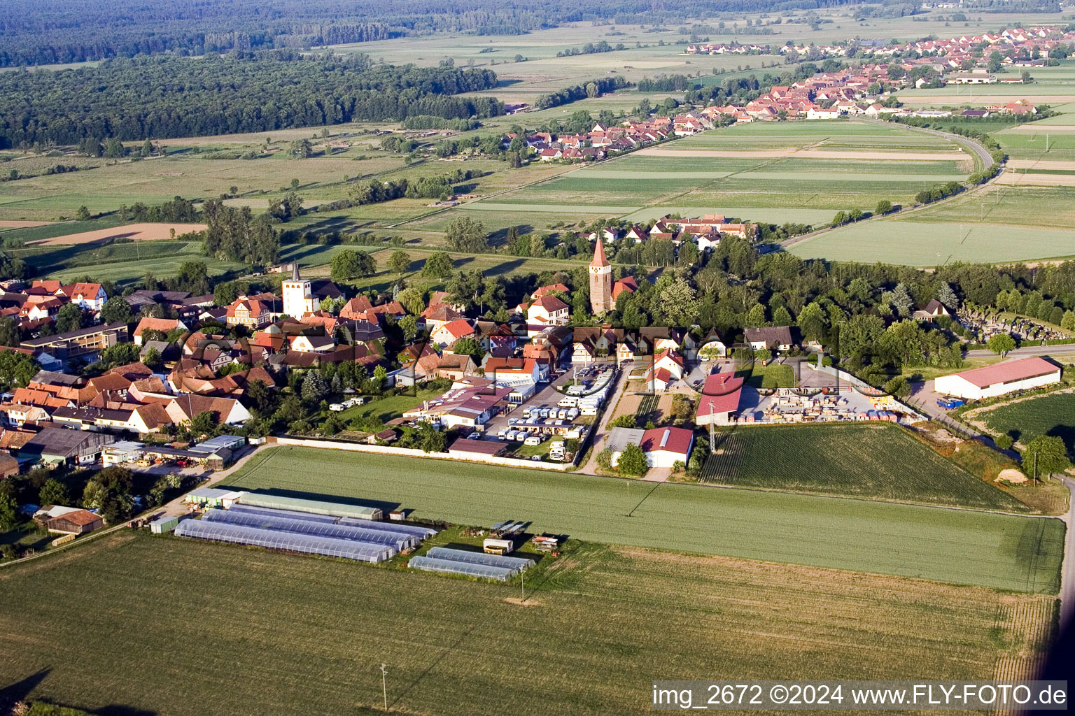 From the northeast in Minfeld in the state Rhineland-Palatinate, Germany