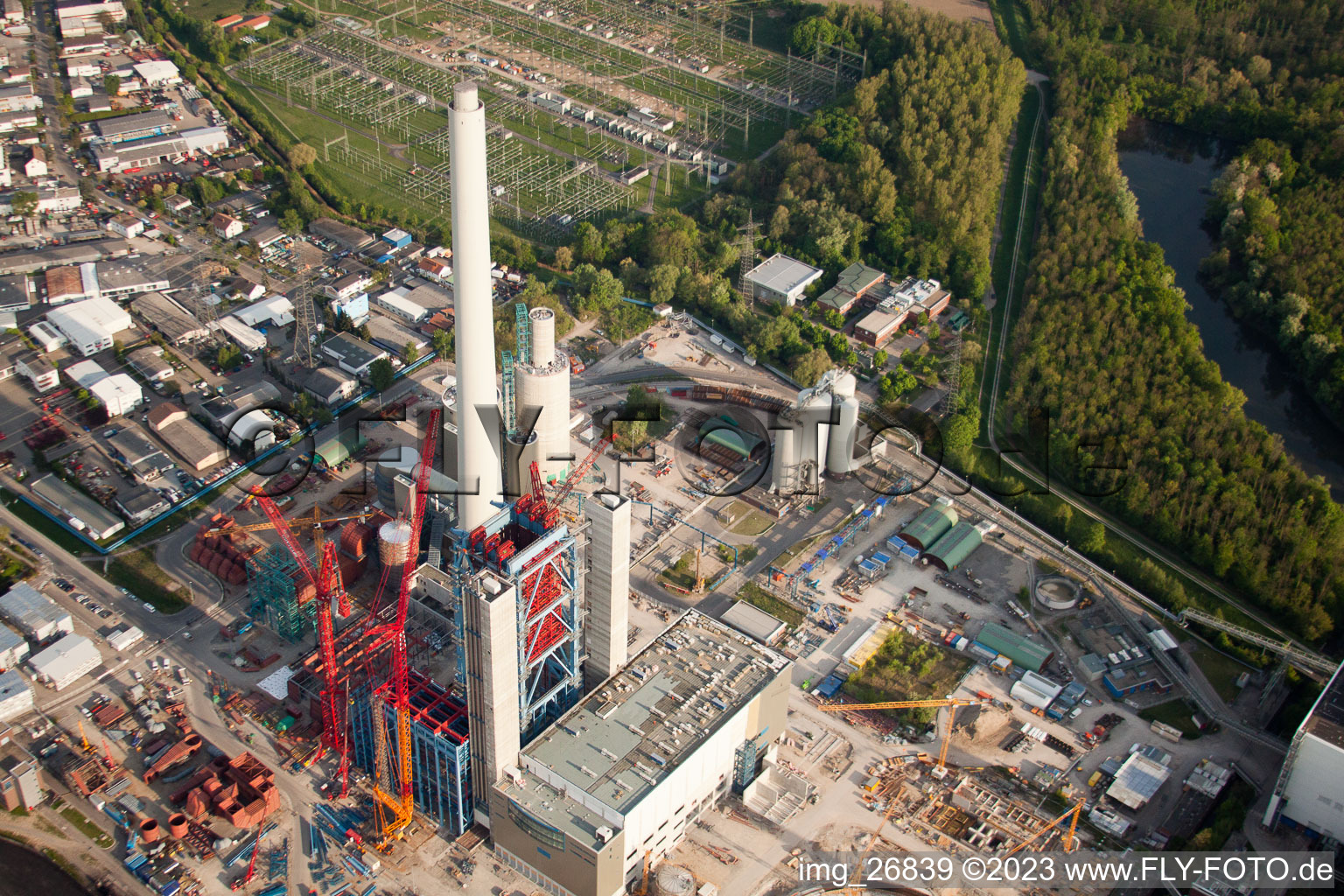 EnBW building new coal-fired power plant on the Rhine in the district Rheinhafen in Karlsruhe in the state Baden-Wuerttemberg, Germany from above