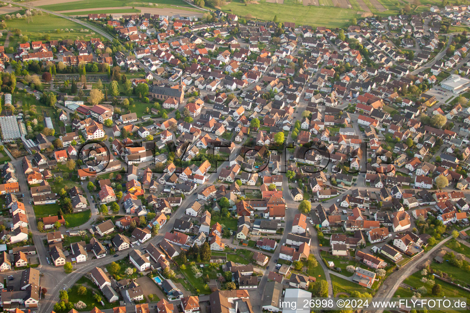 Oblique view of Town View of the streets and houses of the residential areas in the district Neuburgweier in Au am Rhein in the state Baden-Wurttemberg