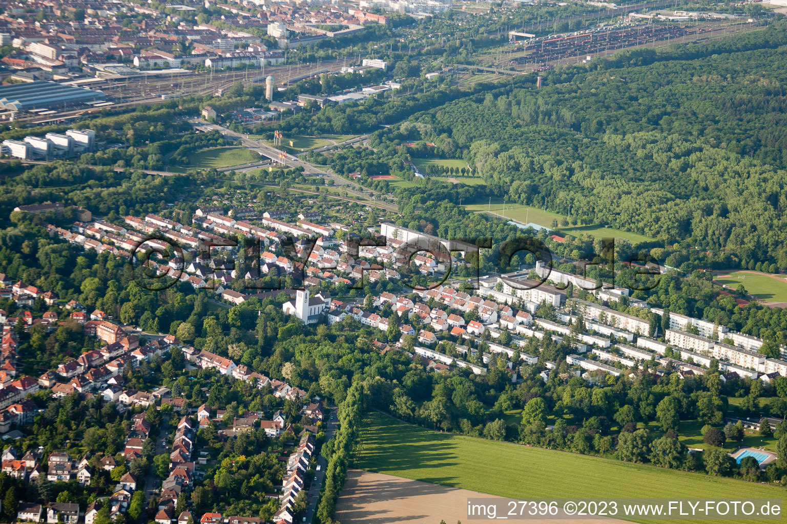 District Weiherfeld-Dammerstock in Karlsruhe in the state Baden-Wuerttemberg, Germany from above