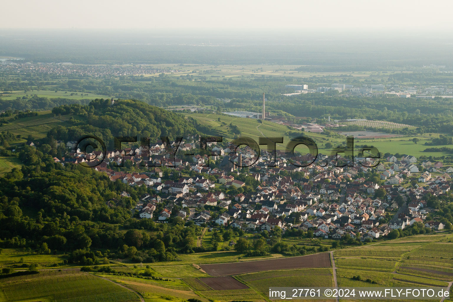 From the east in the district Malschenberg in Rauenberg in the state Baden-Wuerttemberg, Germany