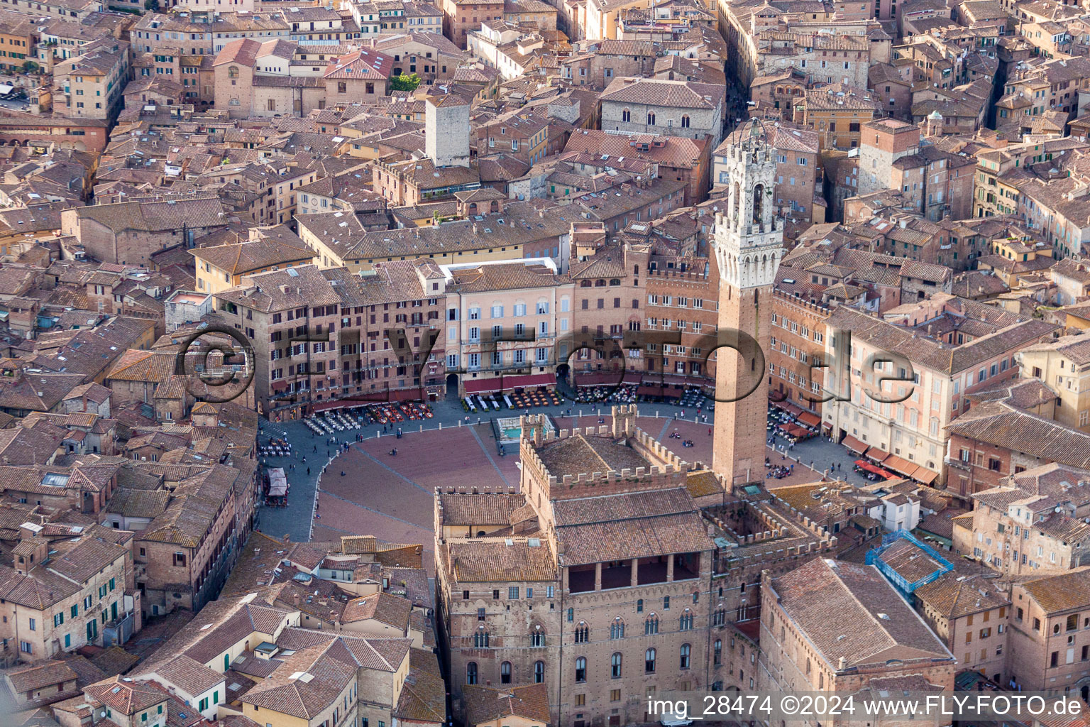 Ensemble space of Piazza del Campo in the inner city center in Siena in Toskana, Italy