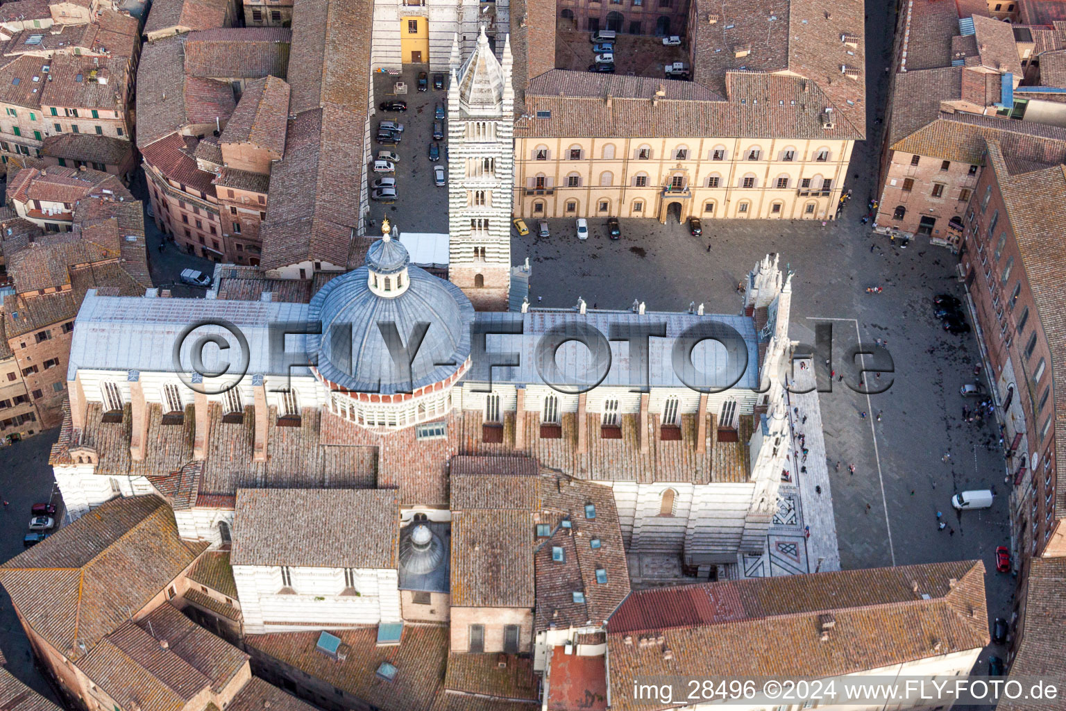 Church building of the cathedral of Kathedrale von Siena / Duomo di Siena in Siena in Toskana, Italy