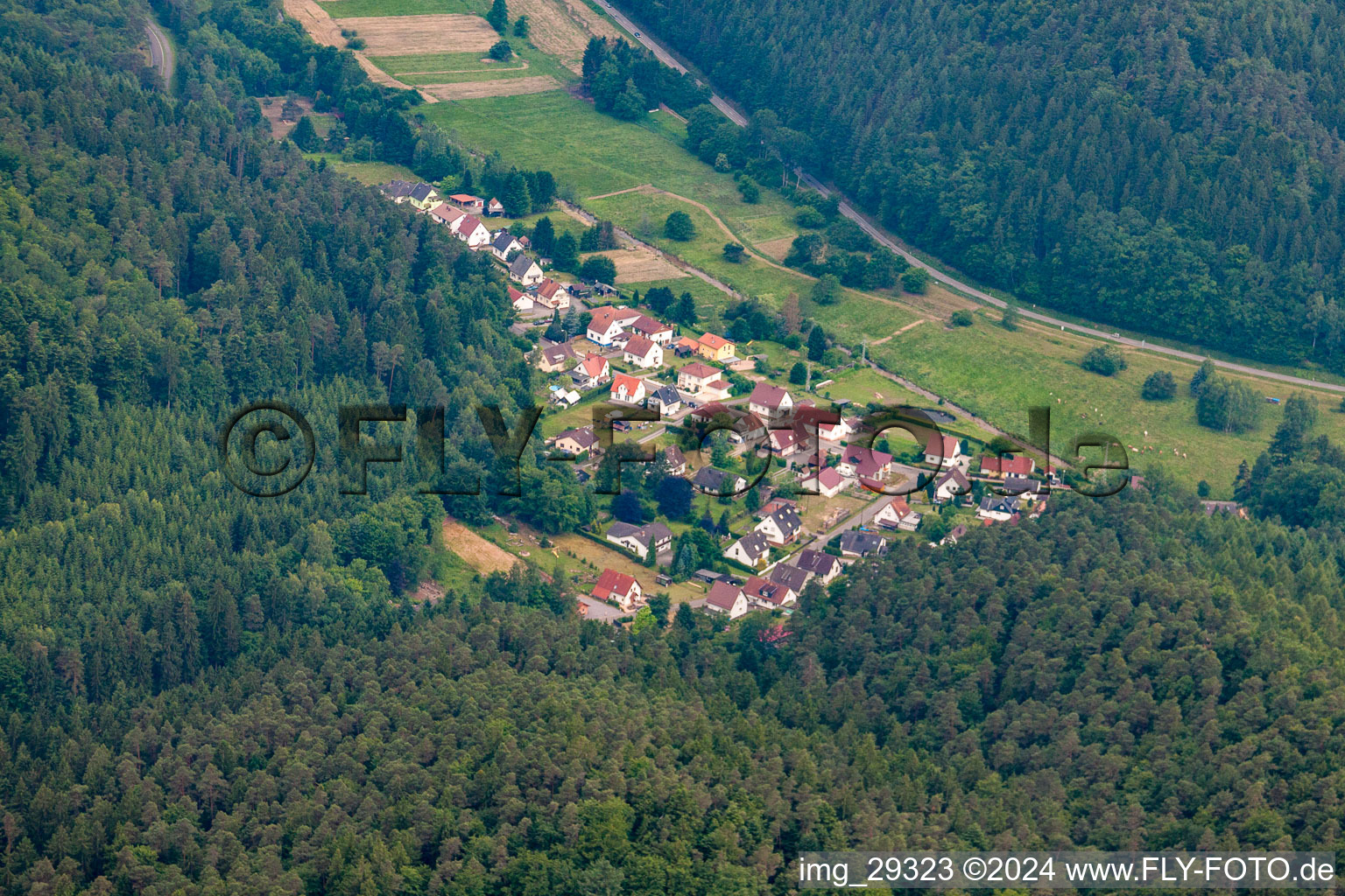 District Salzwoog in Lemberg in the state Rhineland-Palatinate, Germany from above