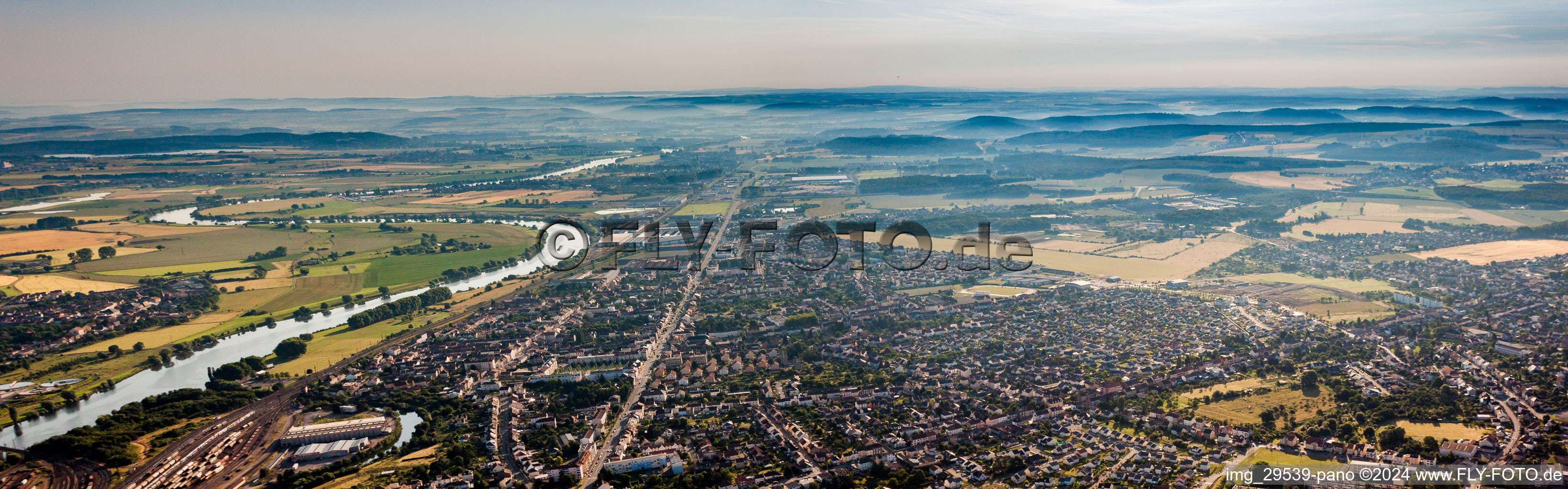 Town on the banks of the river of the river Mosel in Yutz in Grand Est, France