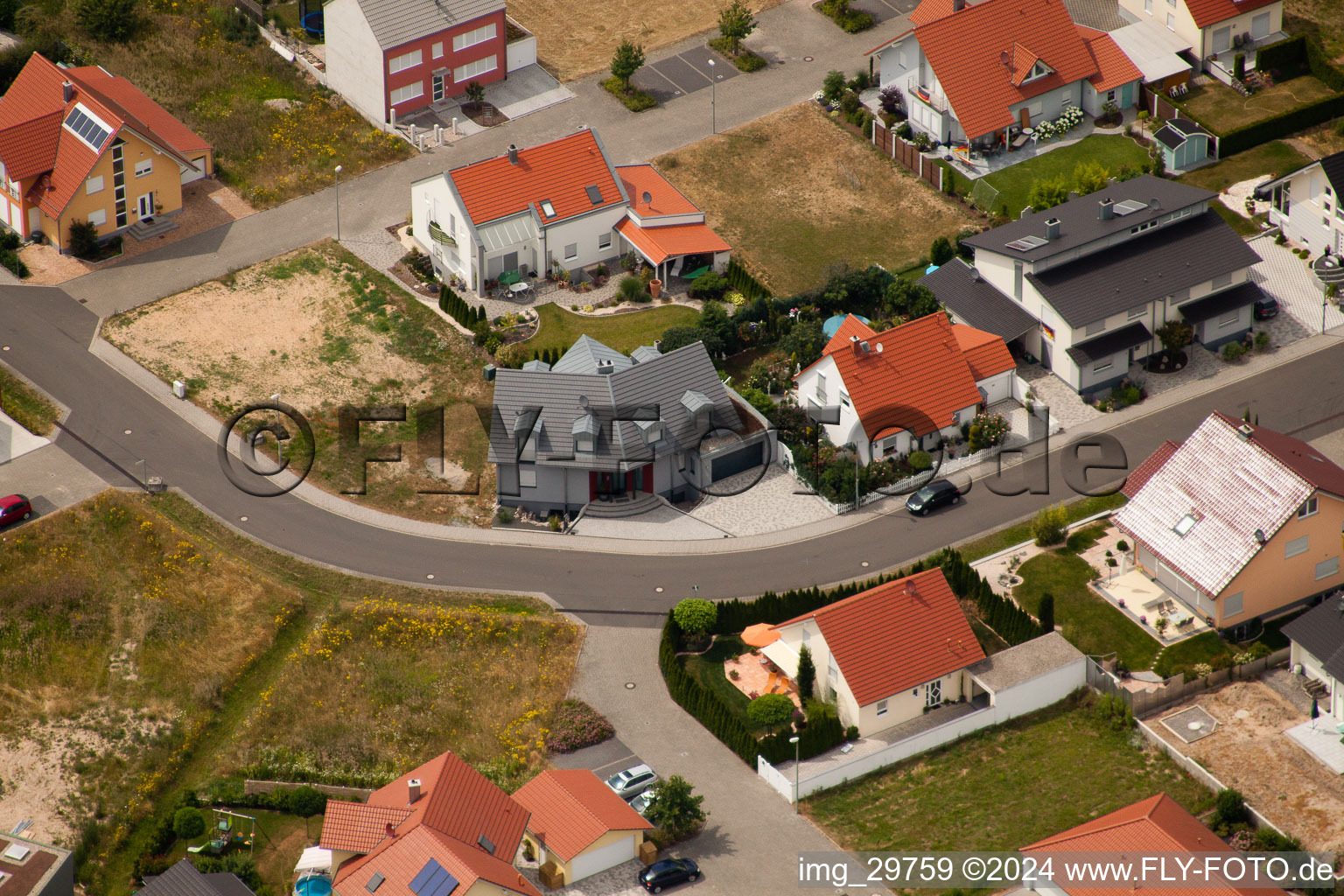 New development area Blumenring in Neupotz in the state Rhineland-Palatinate, Germany seen from above