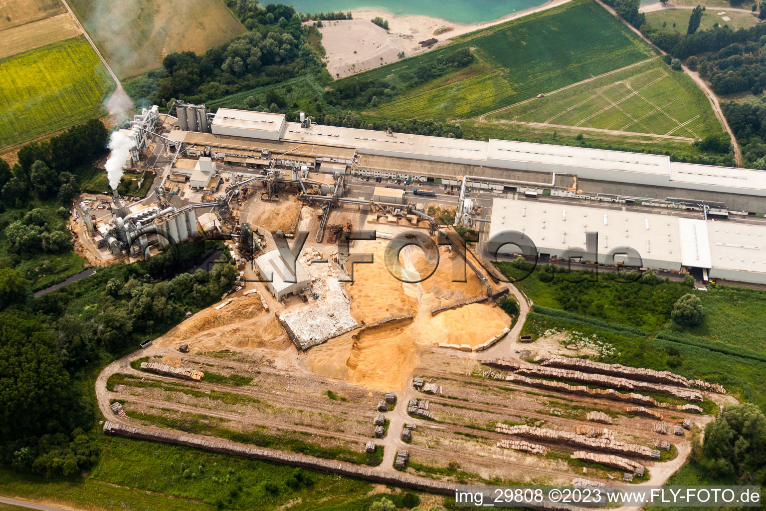 Aerial photograpy of Building and production halls on the premises of Nolte Holzwerkstoff GmbH & Co. KG in Germersheim in the state Rhineland-Palatinate, Germany