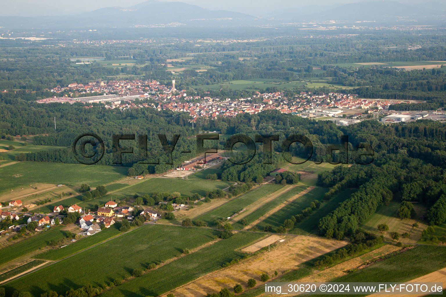 From the northwest in Seltz in the state Bas-Rhin, France