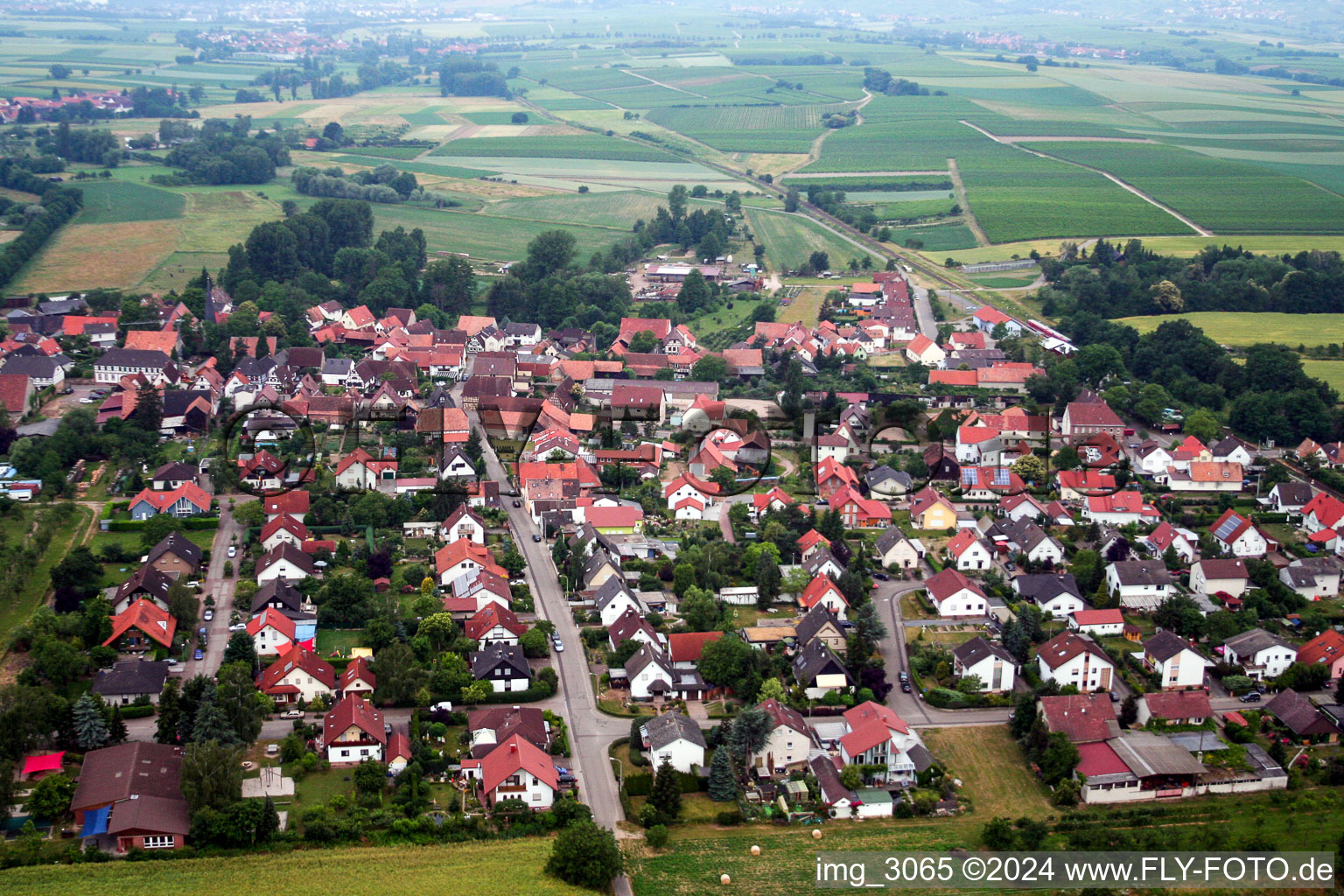 From the north in Barbelroth in the state Rhineland-Palatinate, Germany