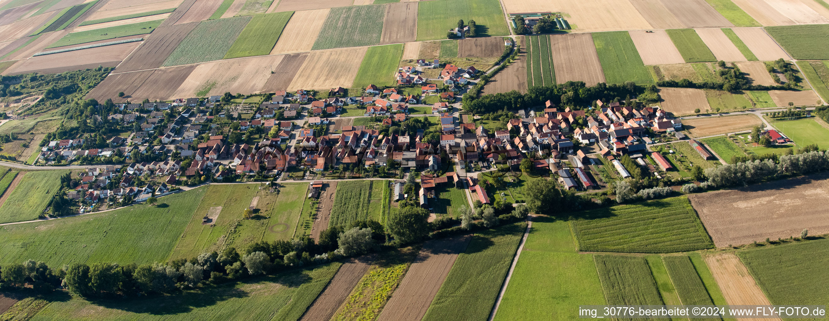 From the south in Herxheimweyher in the state Rhineland-Palatinate, Germany