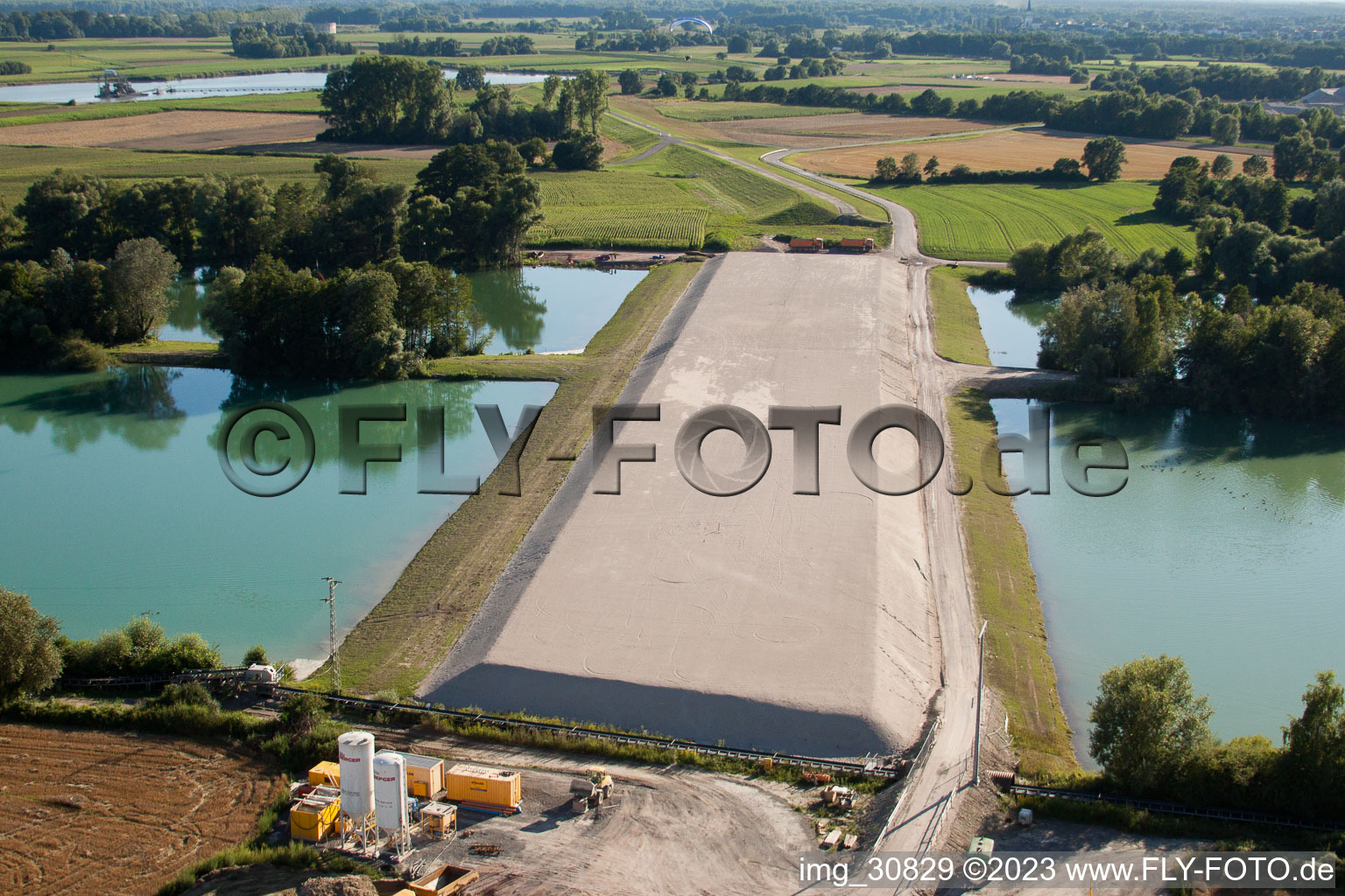 Polder construction: Hoover Dam on the quarry lake? in Neupotz in the state Rhineland-Palatinate, Germany