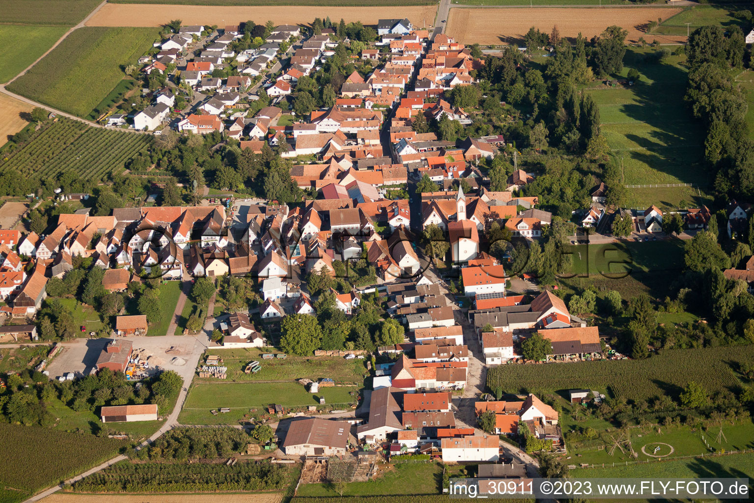 Bird's eye view of District Mühlhofen in Billigheim-Ingenheim in the state Rhineland-Palatinate, Germany