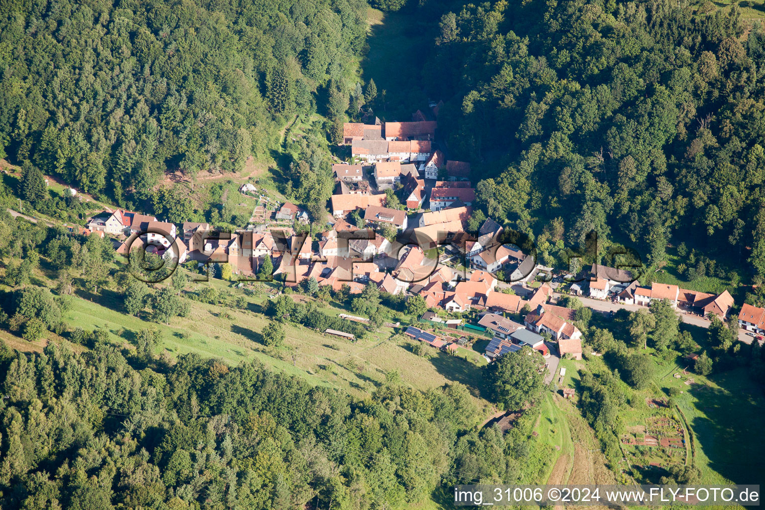 From the south in Oberschlettenbach in the state Rhineland-Palatinate, Germany