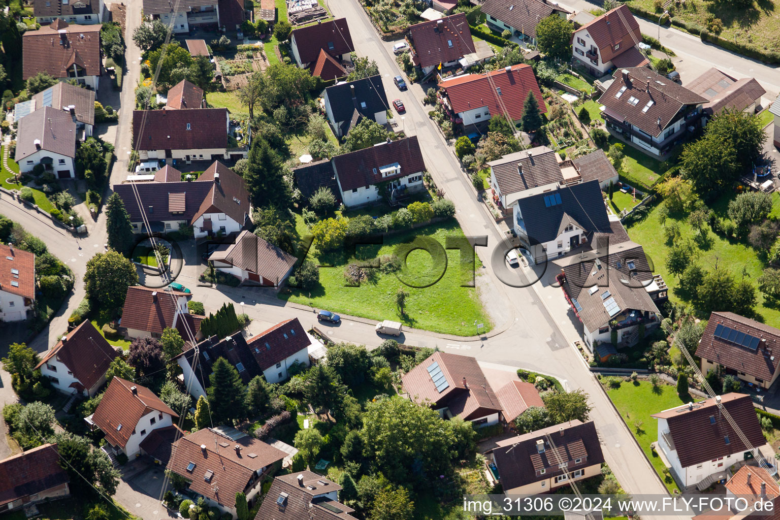 Varnhalt, Gartenstr in the district Gallenbach in Baden-Baden in the state Baden-Wuerttemberg, Germany seen from above