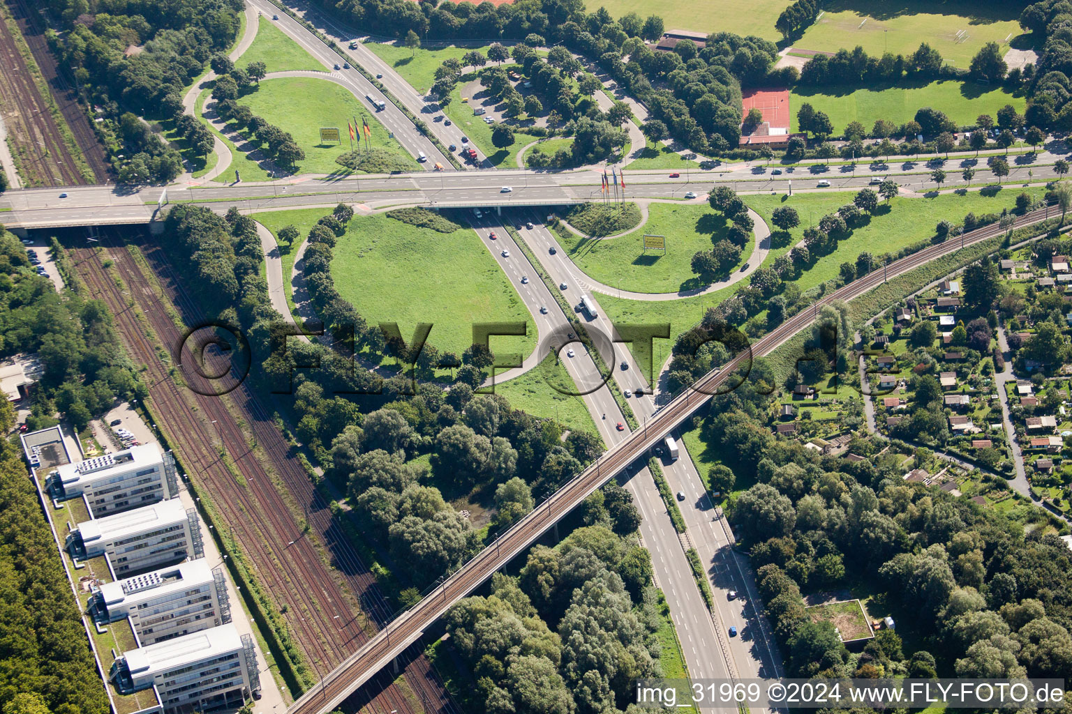 Traffic flow at the intersection- motorway Suedtangente to A5 Karlsruhe Ettlingen vor dem Edeltrudtunnel in Karlsruhe in the state Baden-Wurttemberg