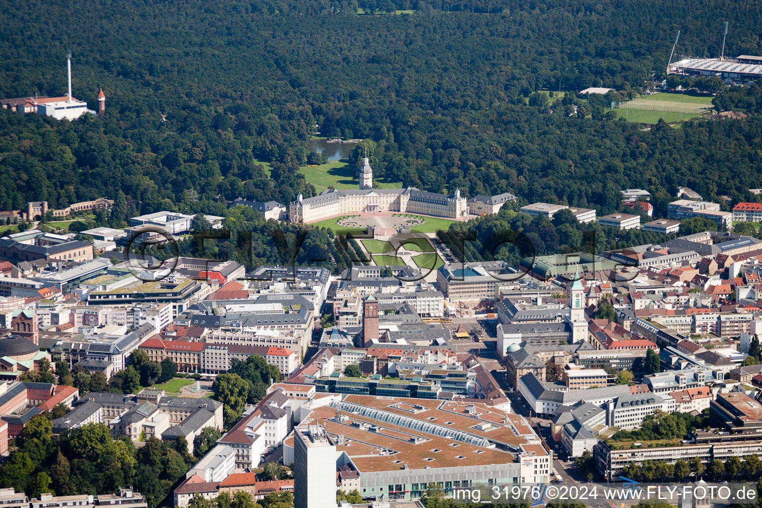 From ETC to the castle in the district Innenstadt-West in Karlsruhe in the state Baden-Wuerttemberg, Germany