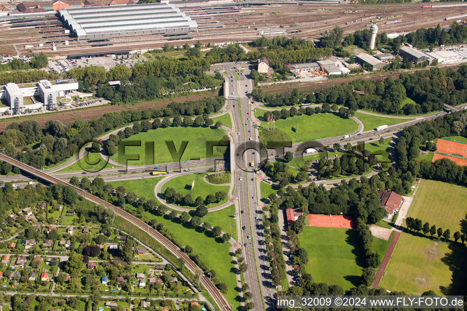 Aerial photograpy of Traffic flow at the intersection- motorway Suedtangente to A5 Karlsruhe Ettlingen vor dem Edeltrudtunnel in Karlsruhe in the state Baden-Wurttemberg