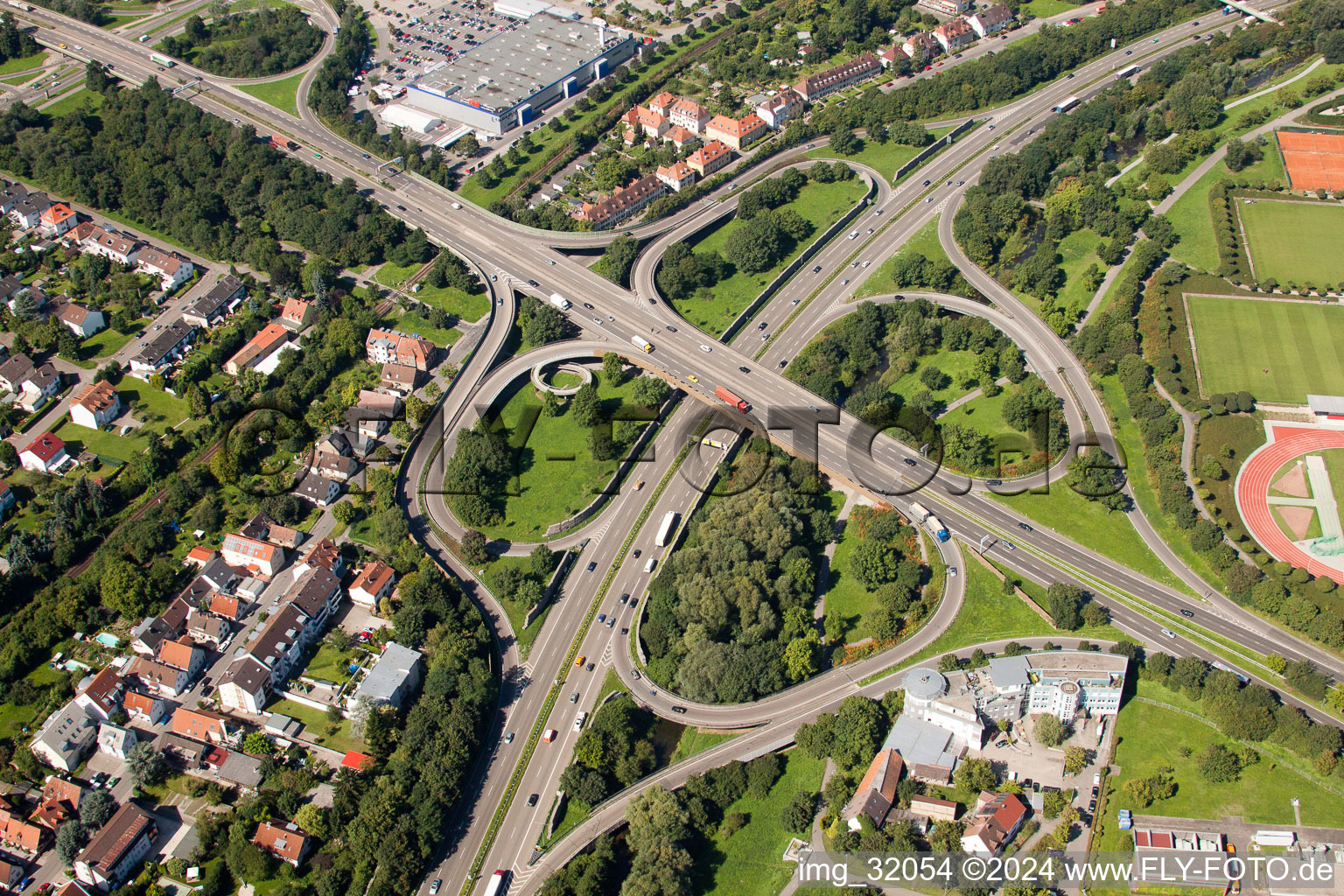 Traffic flow at the intersection- motorway Suedtangente to A5 Karlsruhe Ettlingen vor dem Edeltrudtunnel in Karlsruhe in the state Baden-Wurttemberg out of the air