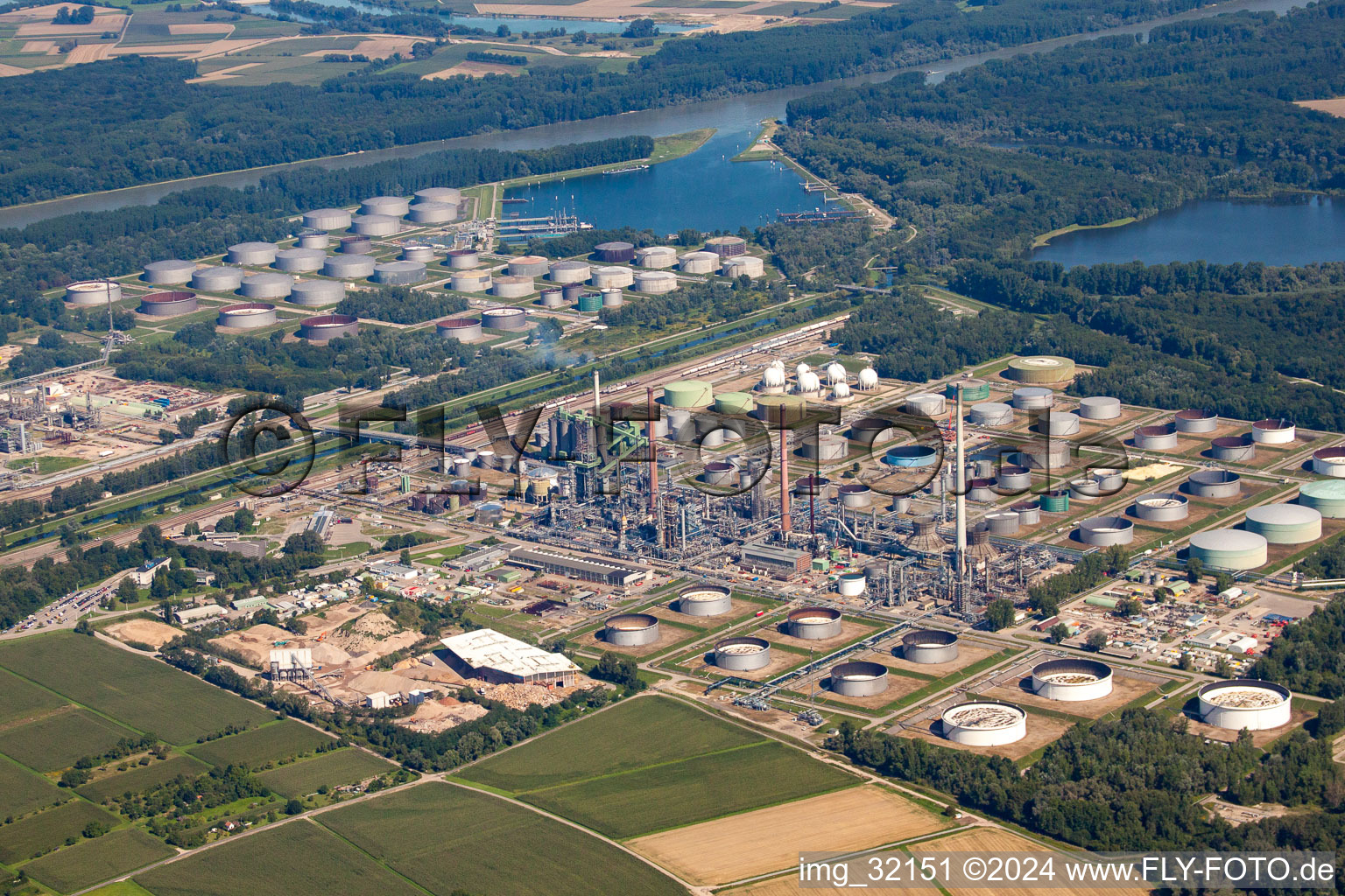 OMV Refinery in the district Knielingen in Karlsruhe in the state Baden-Wuerttemberg, Germany