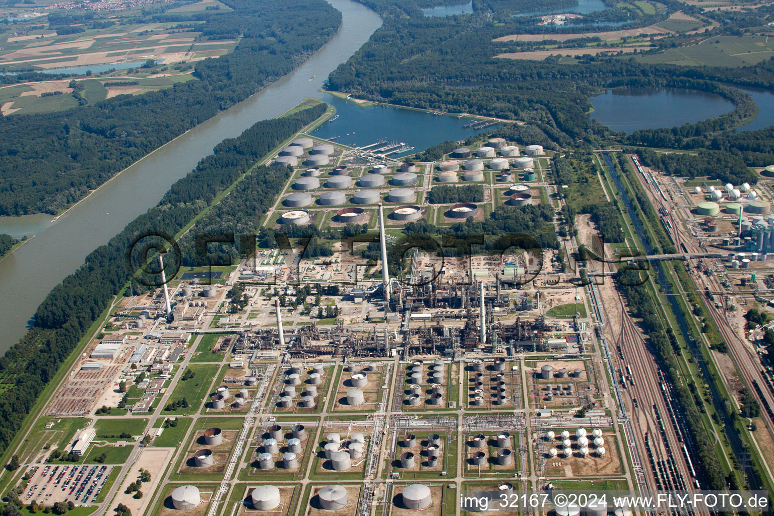 Aerial photograpy of Maxau, OMV refinery in the district Knielingen in Karlsruhe in the state Baden-Wuerttemberg, Germany