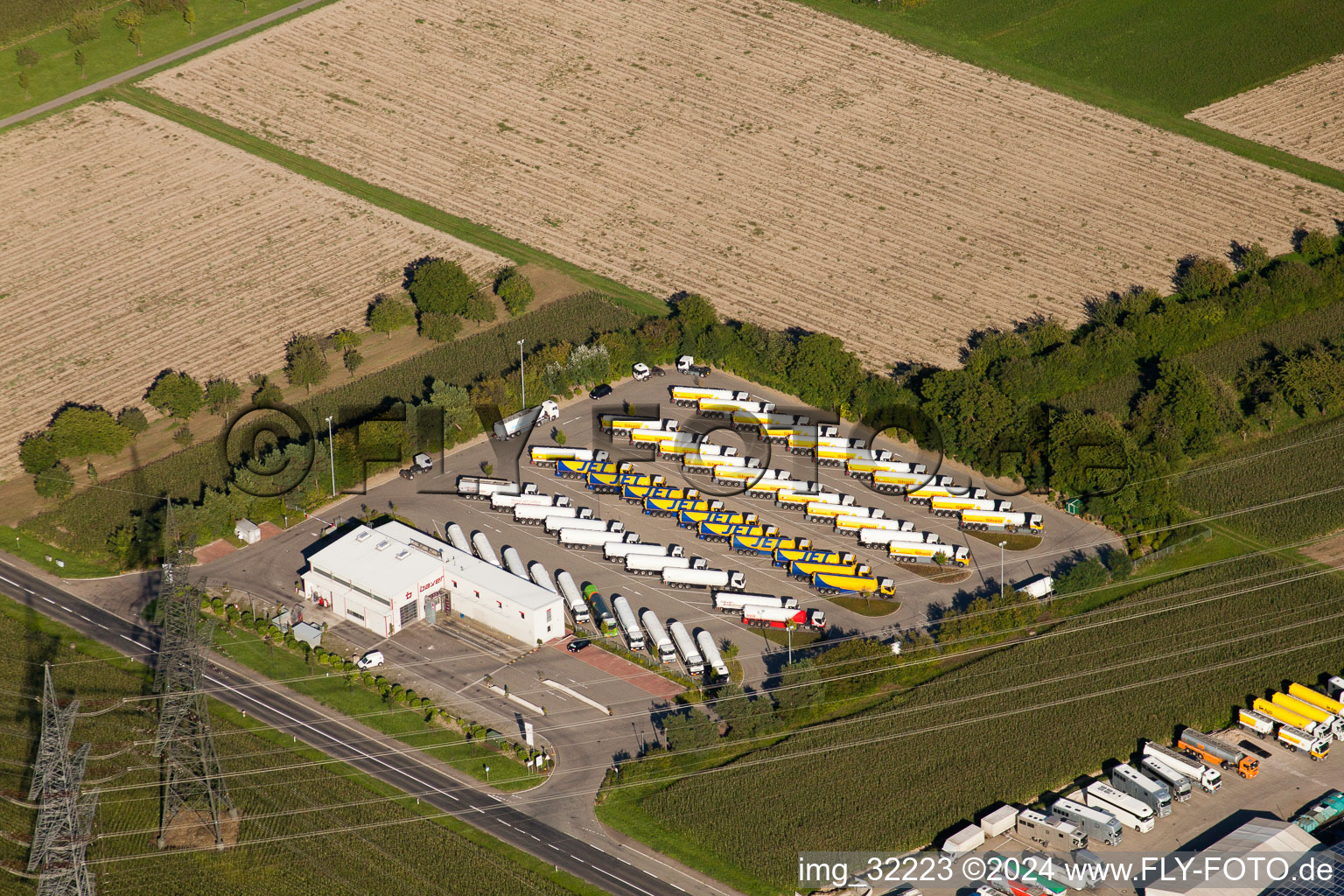 Essostraße, Robert Bayer GmbH in the district Knielingen in Karlsruhe in the state Baden-Wuerttemberg, Germany