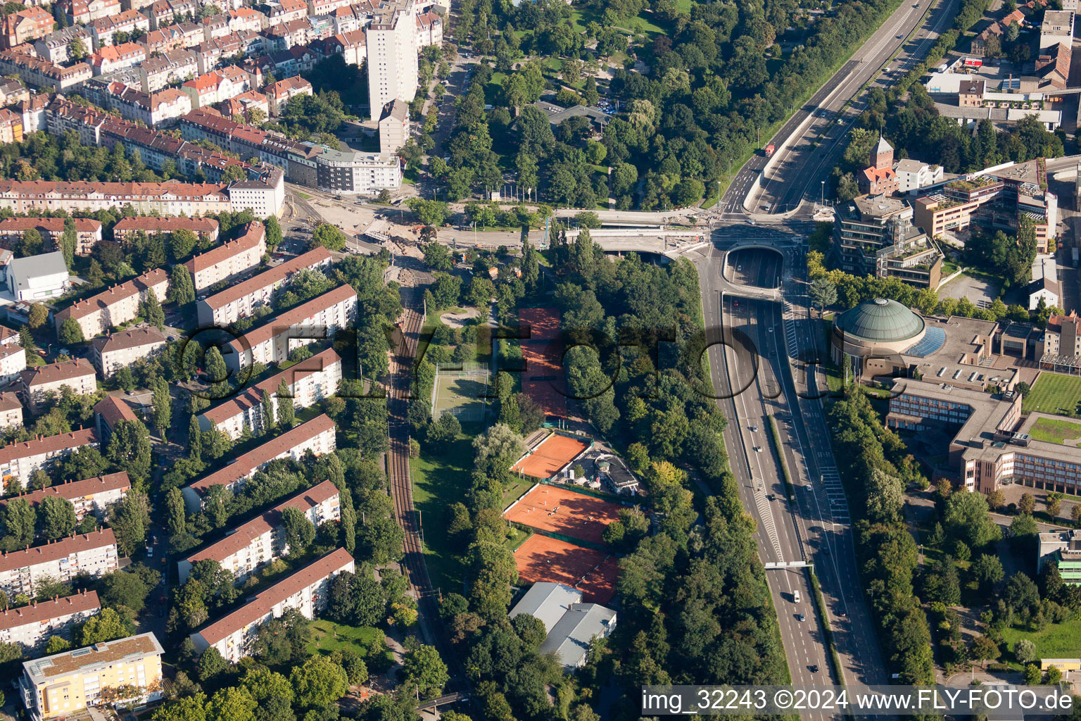 KA, South Tangent, Cooler Krug in the district Mühlburg in Karlsruhe in the state Baden-Wuerttemberg, Germany