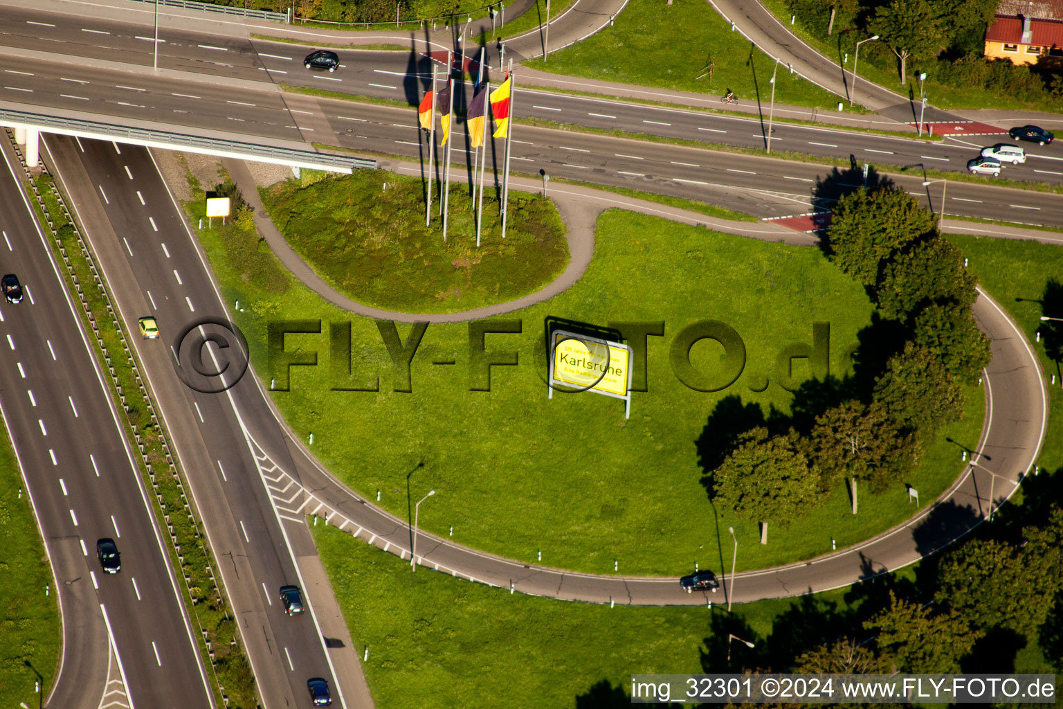 Routing and traffic lanes during the highway exit and access the motorway A 5 in the district Weiherfeld - Dammerstock in Karlsruhe in the state Baden-Wurttemberg