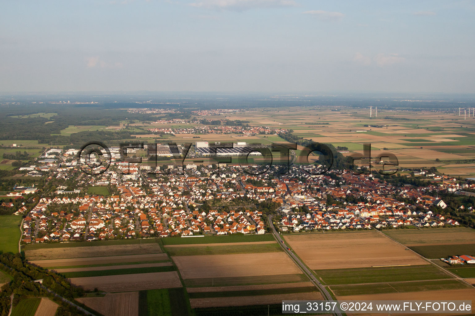 From the west in the district Offenbach in Offenbach an der Queich in the state Rhineland-Palatinate, Germany