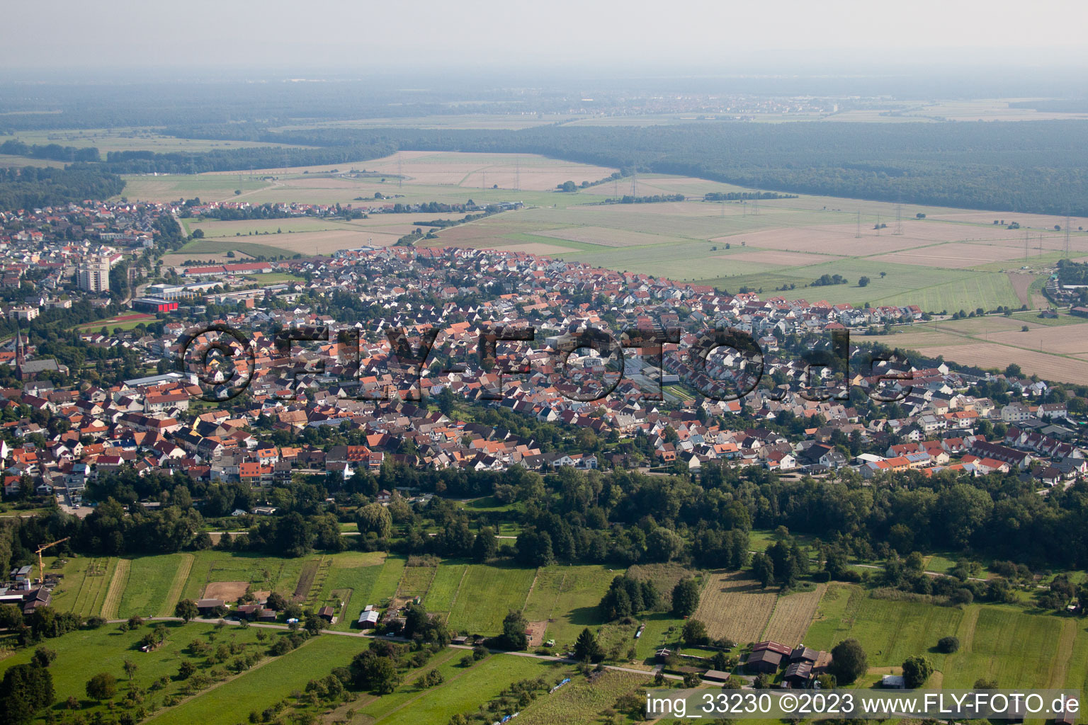 District Linkenheim in Linkenheim-Hochstetten in the state Baden-Wuerttemberg, Germany seen from above
