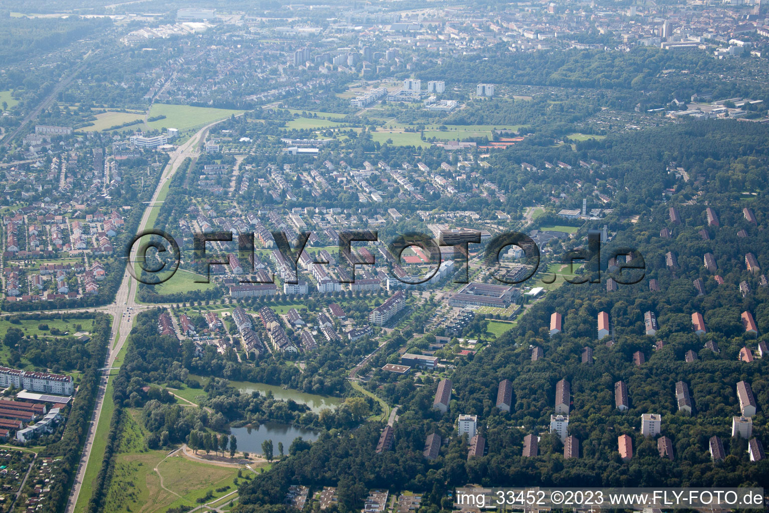 District Waldstadt in Karlsruhe in the state Baden-Wuerttemberg, Germany from above