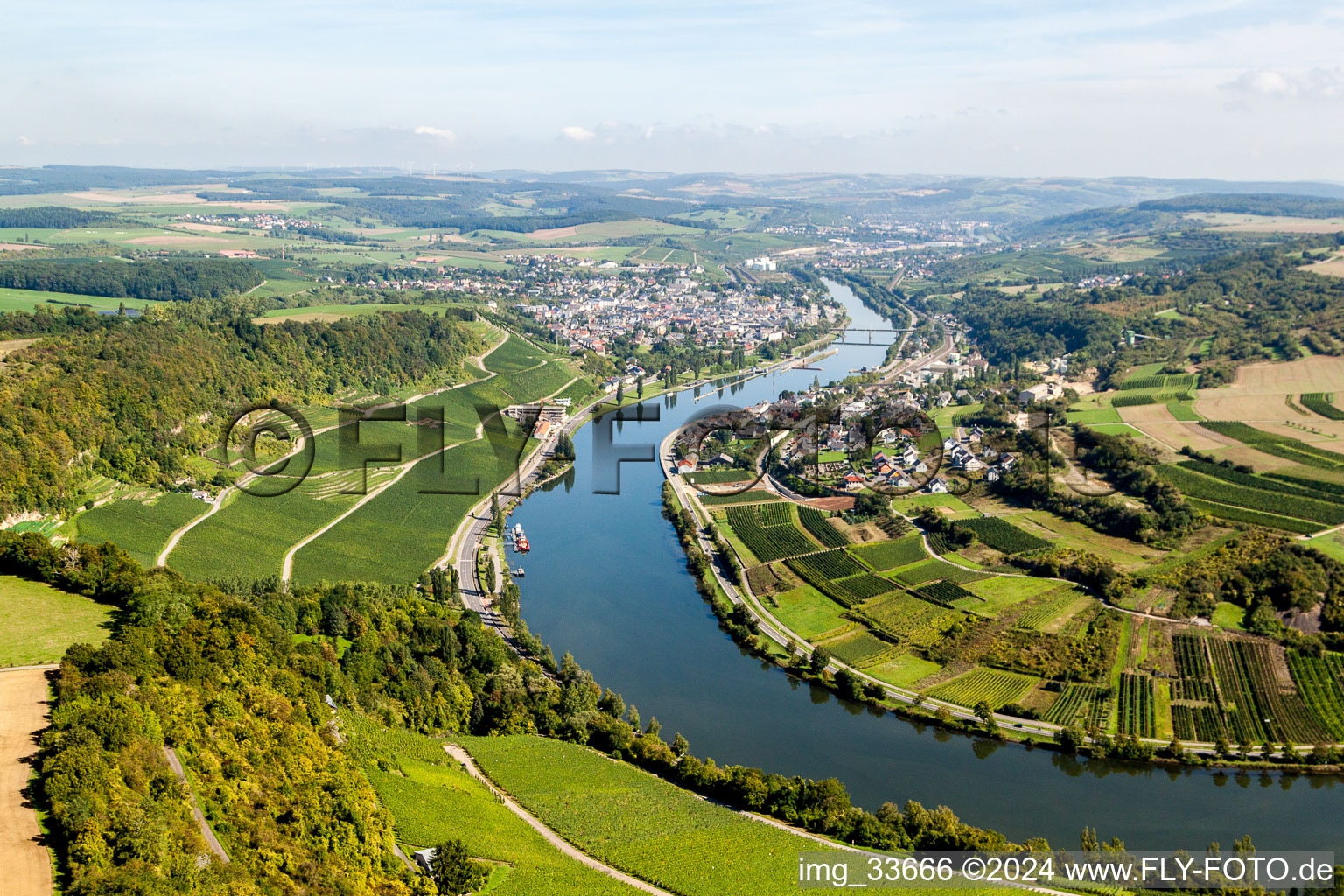 Village on the river bank areas of the river Mosel in Wellen in the state Rhineland-Palatinate, Germany