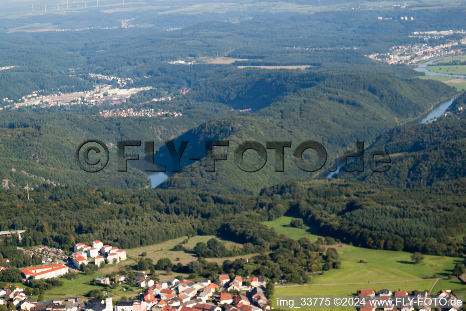 Towards Saarschleife in the district Orscholz in Mettlach in the state Saarland, Germany