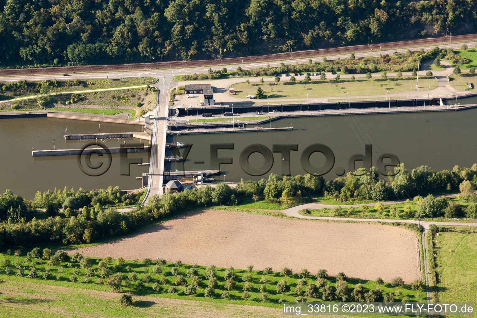 Barrage, lock in Serrig in the state Rhineland-Palatinate, Germany