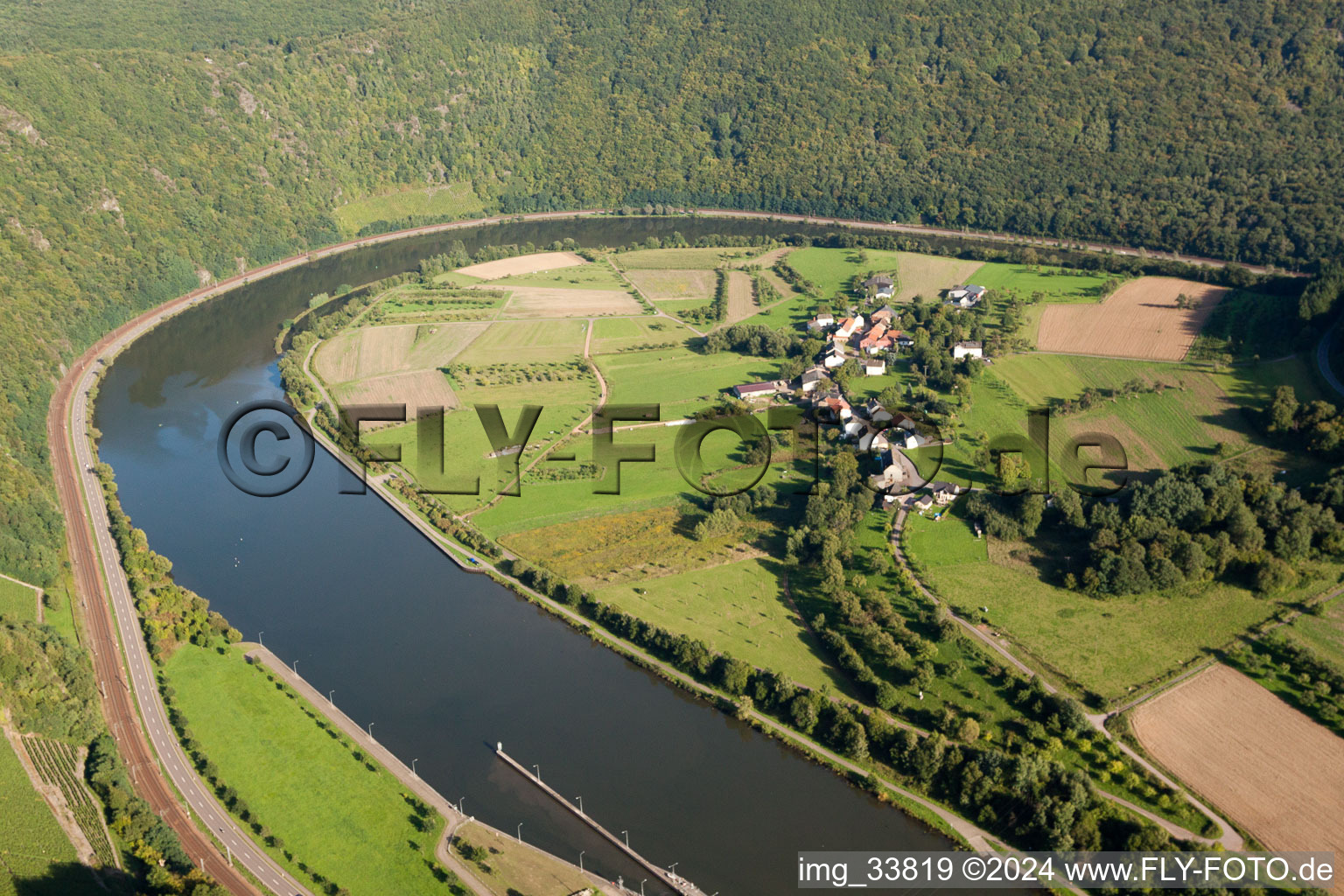 Aerial view of Curved loop of the riparian zones on the course of the river Saar in the district Hamm in Taben-Rodt in the state Rhineland-Palatinate