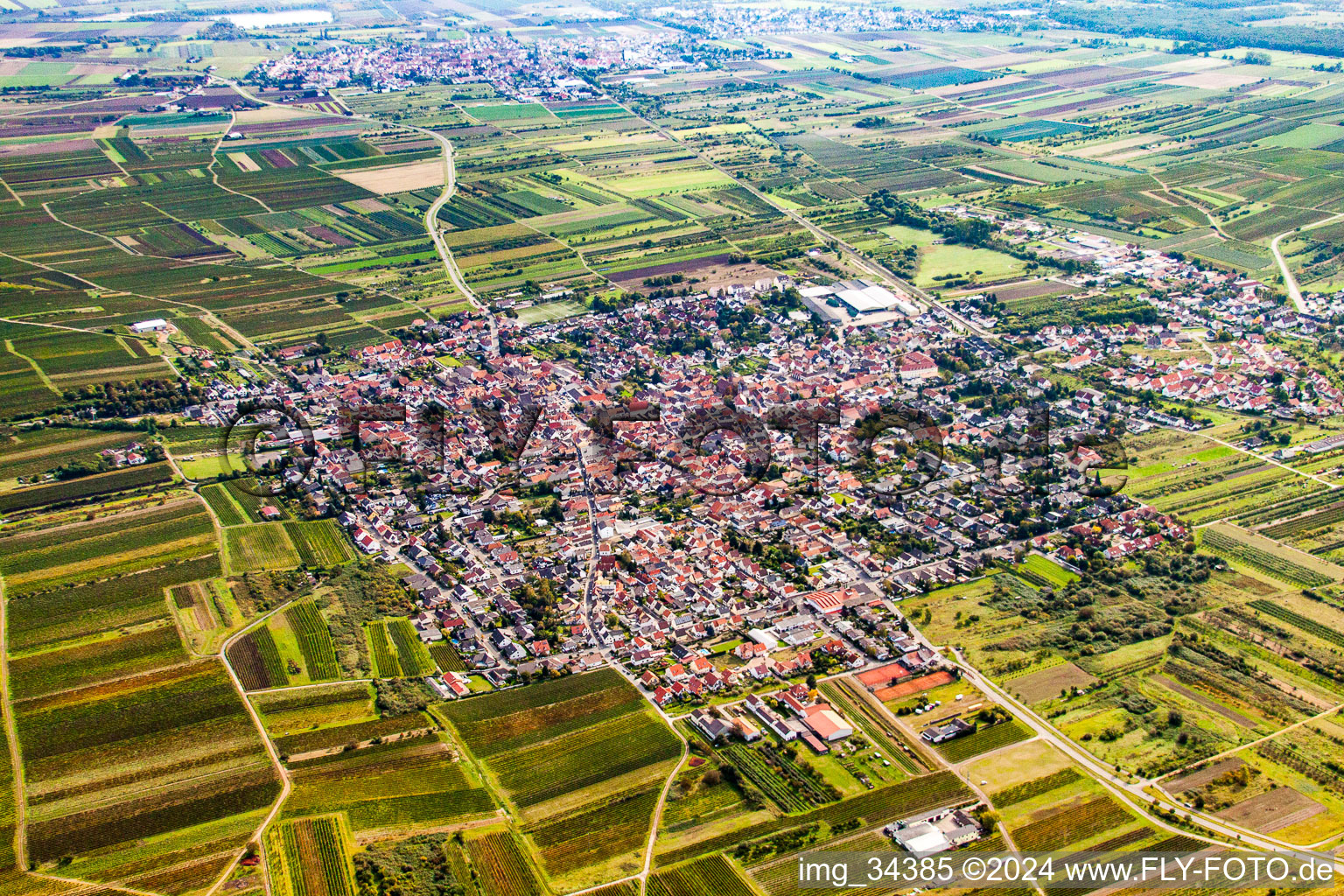 Bird's eye view of Weisenheim am Sand in the state Rhineland-Palatinate, Germany