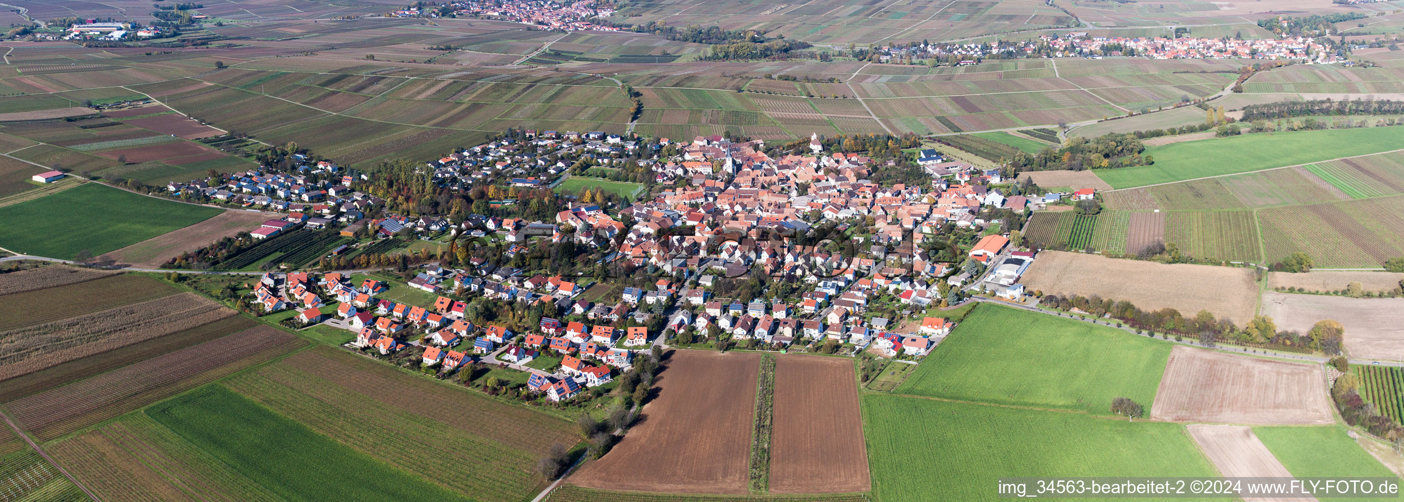 Panoramic perspective Town View of the streets and houses of the residential areas in the district Moerzheim in Landau in der Pfalz in the state Rhineland-Palatinate, Germany