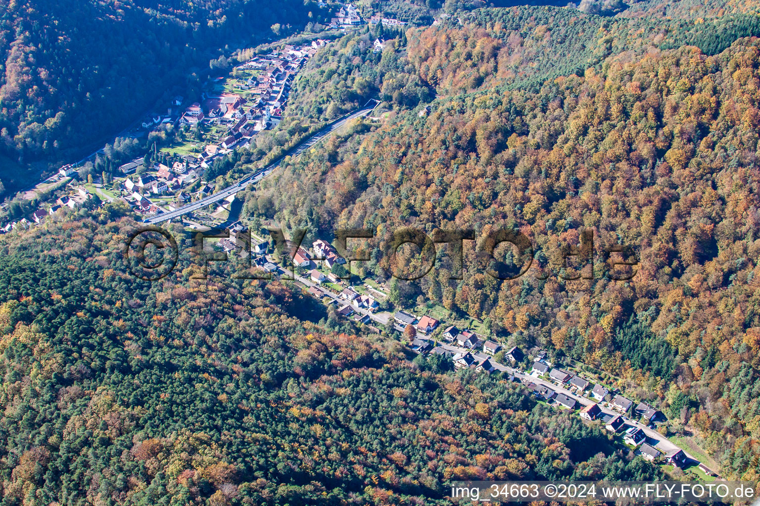 B48 Schulstr in Rinnthal in the state Rhineland-Palatinate, Germany